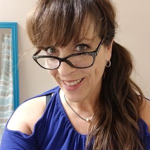 Meet your Posher, Suzanne